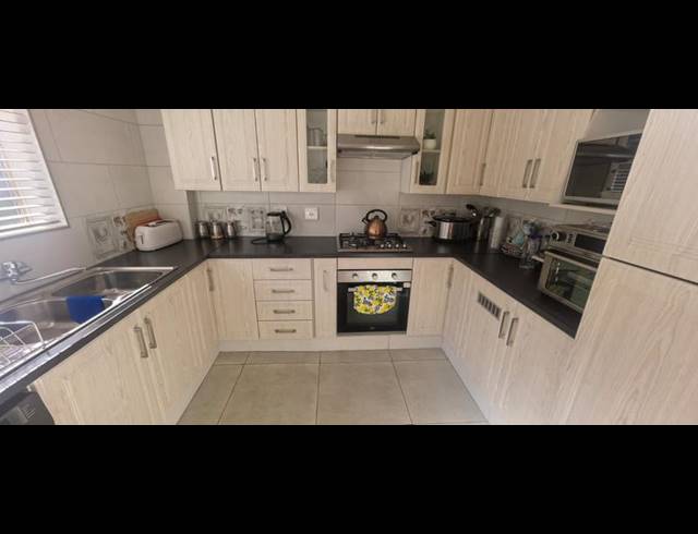 2 BEDROOM APARTMENT FOR SALE IN FLORIDA